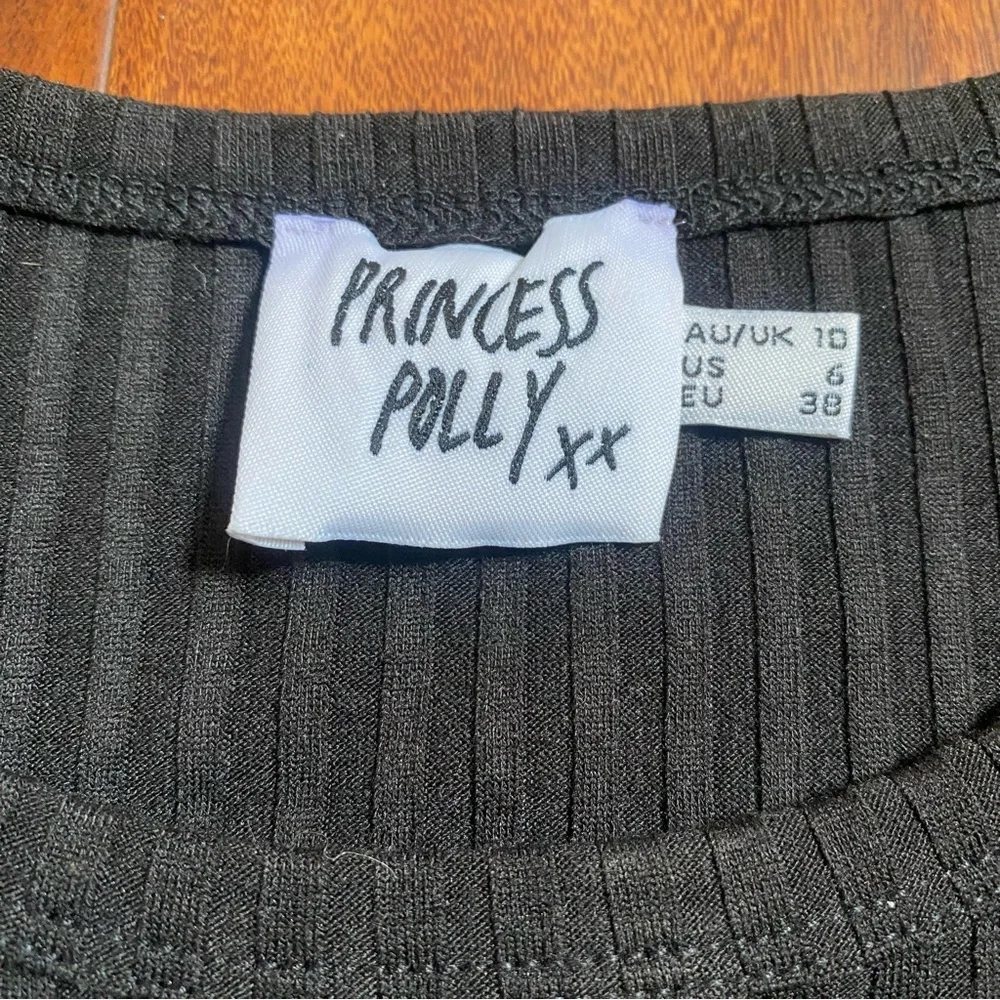 Princess Polly Black Ribbed Basic Crop Top Women’s Size 6 - Picture 2 of 4